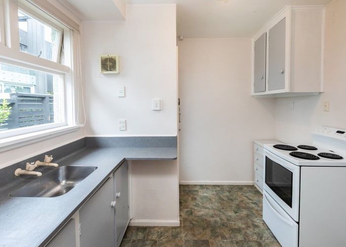  at 2/98 Bealey Ave, City Centre, Christchurch City, Canterbury