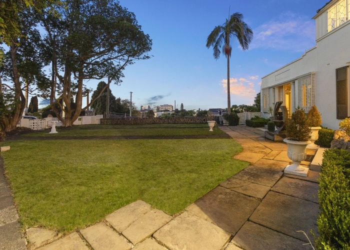  at 46 Mountain Road, Epsom, Auckland