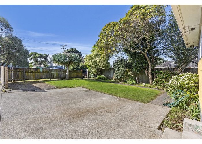  at 1 Bardia Road, Panmure, Auckland