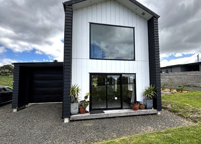  at 17C Esplanade, Warrington, Dunedin, Otago