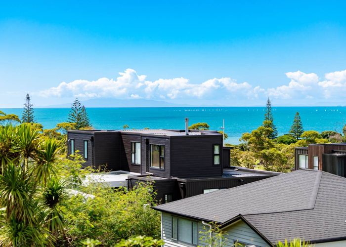  at 8 Shelby Place, Long Bay, North Shore City, Auckland