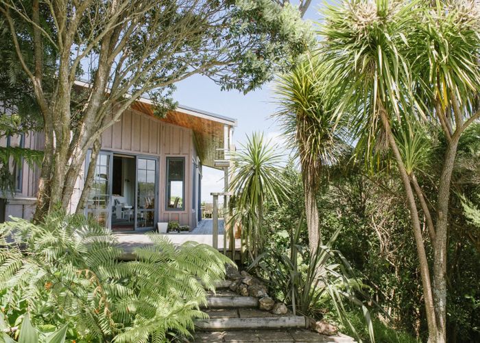  at Oneroa, Waiheke Island, Auckland