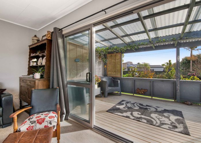  at 6 Parakai Avenue, Parakai, Helensville