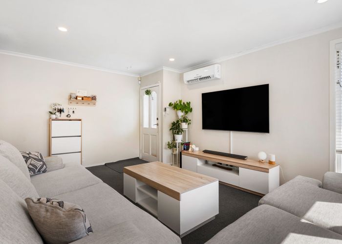  at 21 Alma Street, Te Atatu South, Waitakere City, Auckland