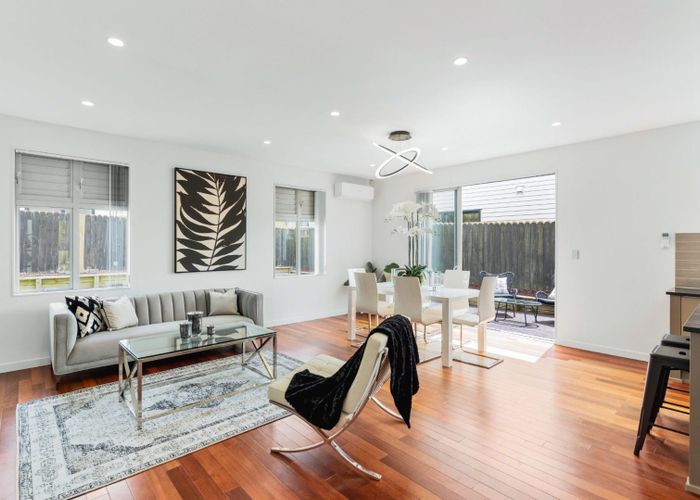  at 33 Medallion Drive, Oteha, Auckland