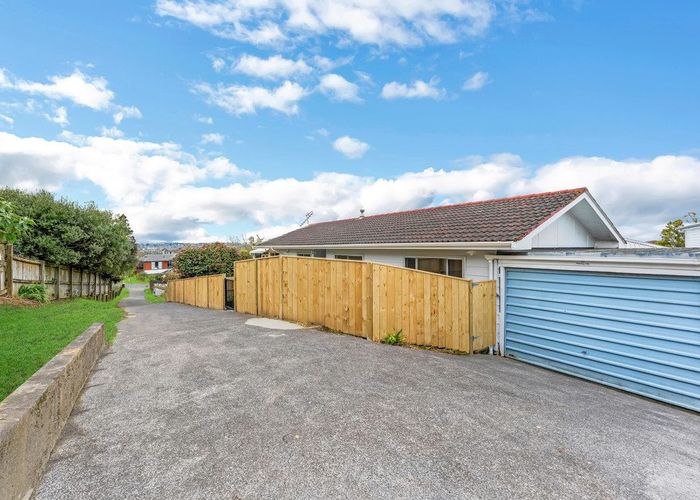  at 1/33 Rotoiti Avenue, Pakuranga Heights, Manukau City, Auckland