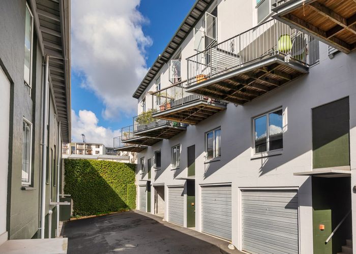  at 33M Charlotte Street, Eden Terrace, Auckland