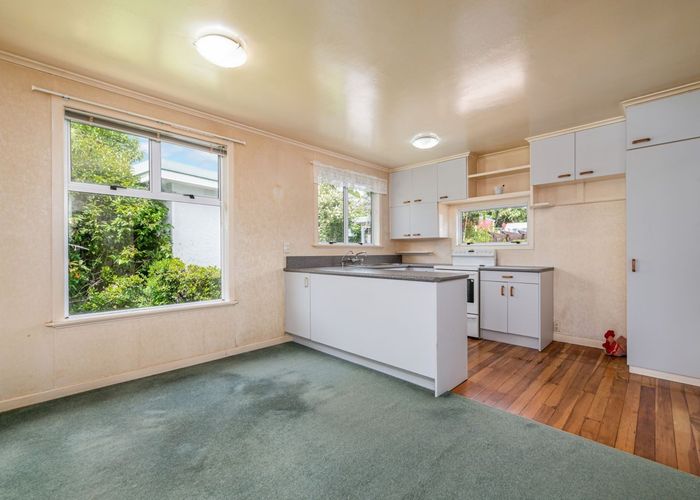  at 4 Christina Avenue, Te Atatu South, Auckland
