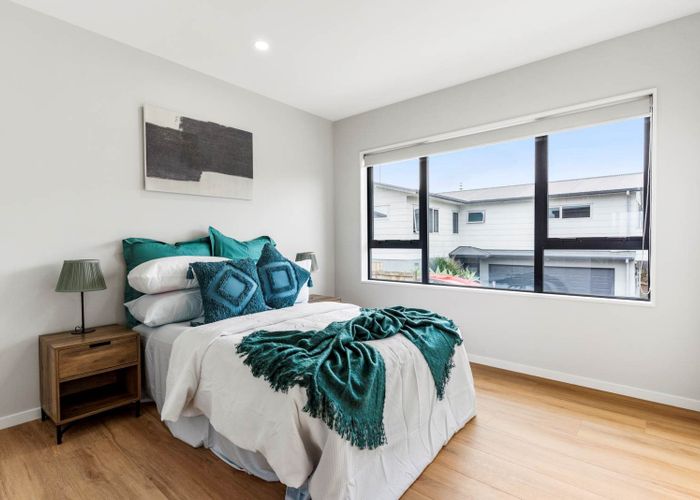 at 43d Mirrabooka Avenue, Botany Downs, Manukau City, Auckland