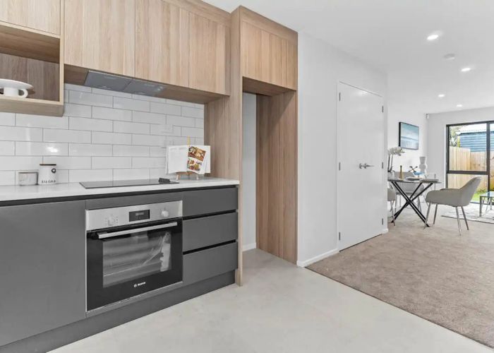  at 9/267 Great North Road, Henderson, Waitakere City, Auckland
