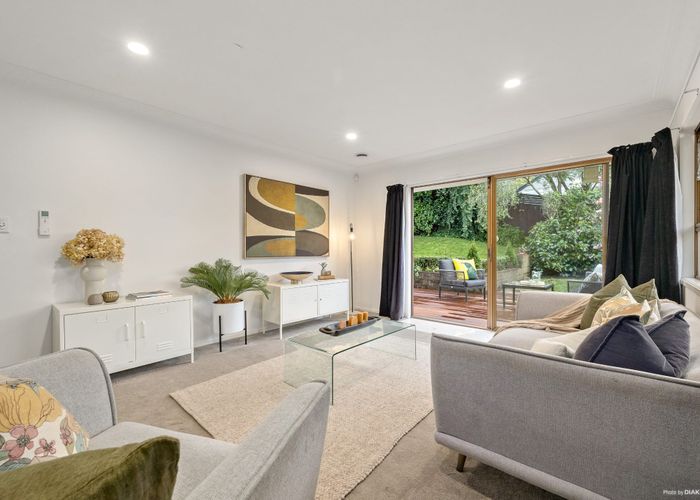  at 3/8 Woodbine Avenue, Greenlane, Auckland