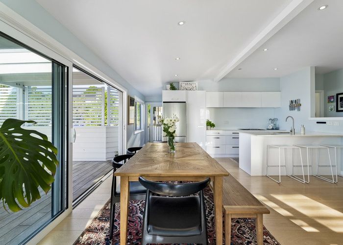  at 33 Fairlands Avenue, Waterview, Auckland