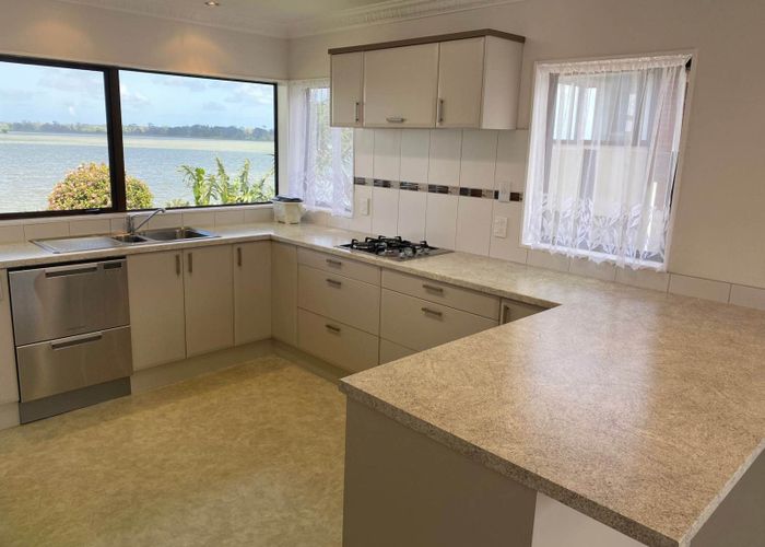  at 6 Gigi Place, Conifer Grove, Takanini