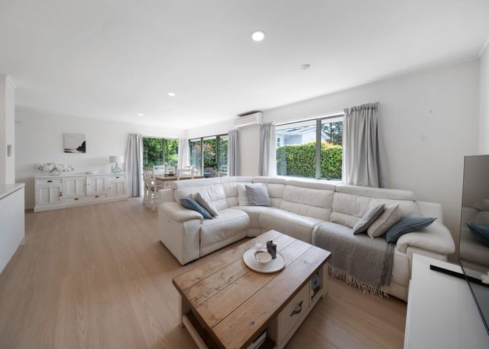  at 2/12 Alexander Street, Cockle Bay, Auckland
