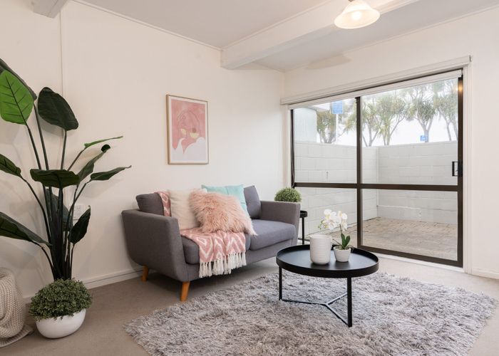  at 21/4 Dr Taylor Terrace, Johnsonville, Wellington