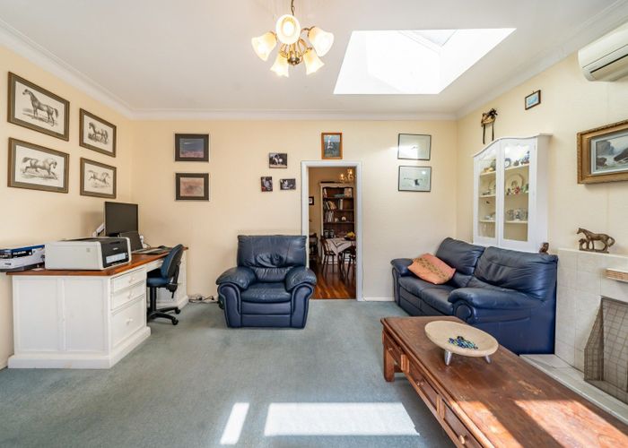  at 35 Nottingham Street, Karori, Wellington