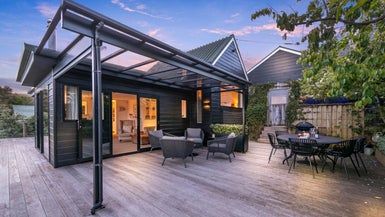  at 815 East Coast Road, Northcross, Auckland