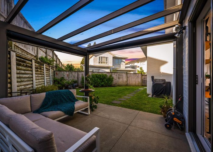  at 22 William Wallbank Crescent, Swanson, Waitakere City, Auckland