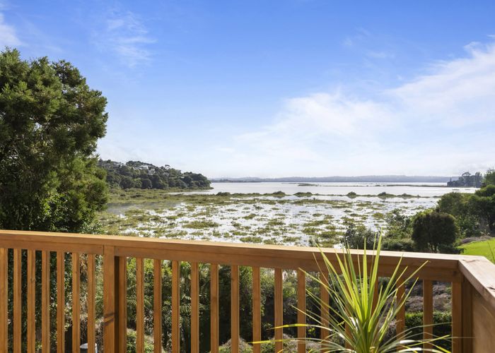  at 31 Pipitea Place, Massey, Auckland