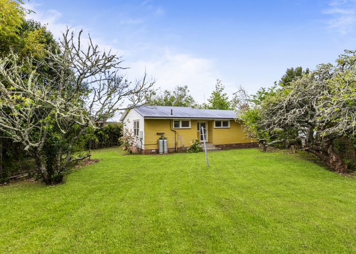  at 4 Chippendale Crescent, Birkdale, Auckland