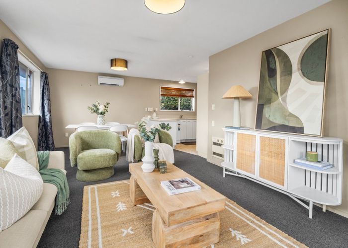  at 2/27 Oakhampton Street, Hornby, Christchurch City, Canterbury