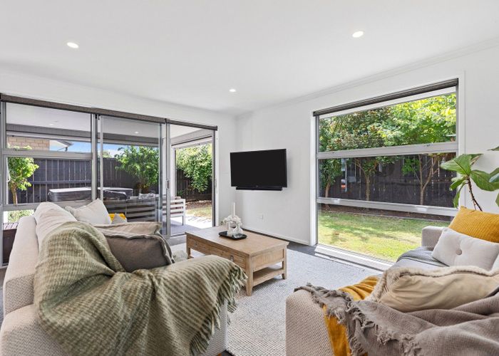  at 21 Kahuparere Crescent, Pyes Pa, Tauranga