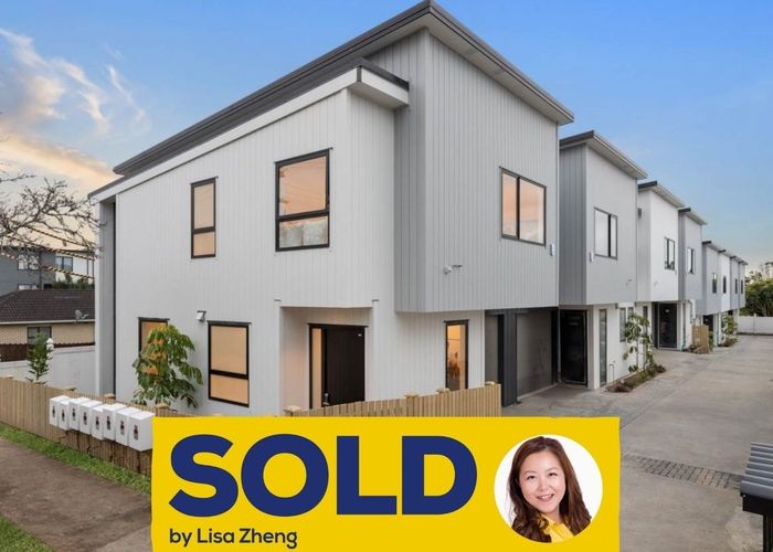  at 1/12 Ryburn Road, Mount Wellington, Auckland