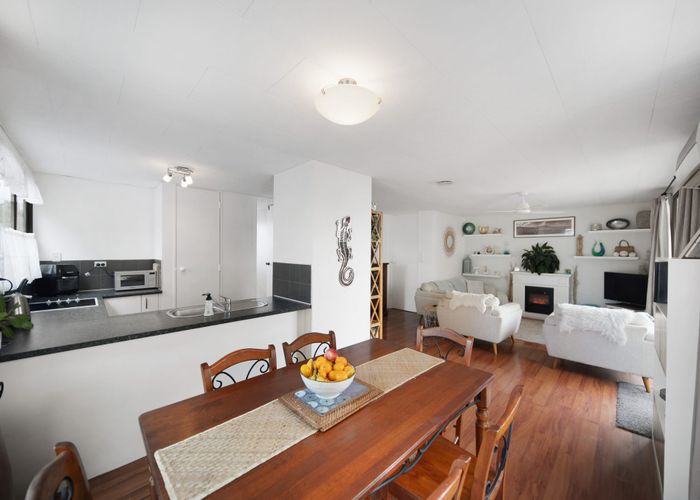  at 9 Justamere Place, Weymouth, Manukau City, Auckland