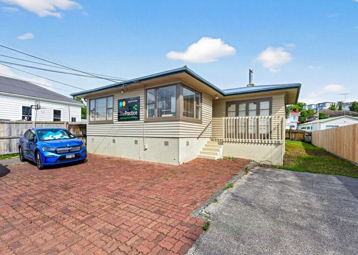  at 204 Archers Road, Wairau Valley, North Shore City, Auckland