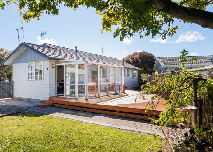  at 8 Paradise Place, Milson, Palmerston North, Manawatu / Whanganui