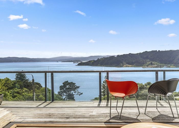  at 127 Te Anau Road, Hataitai, Wellington