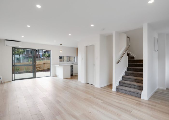  at 19B & 19E Chislehurst Street, Henderson, Waitakere City, Auckland