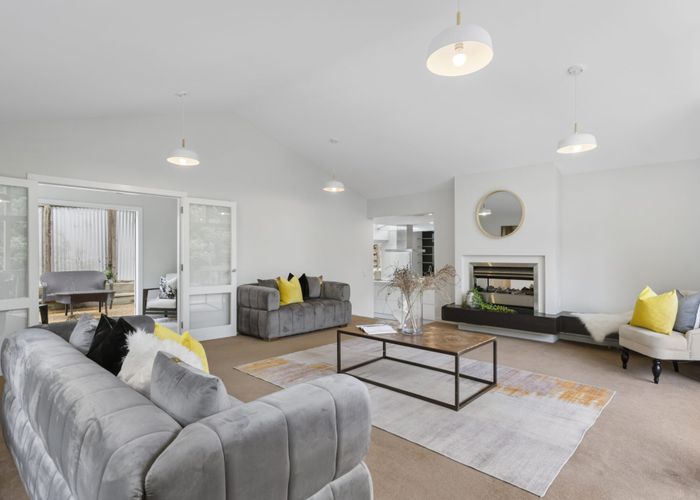  at 122 Beach Road, Castor Bay, Auckland