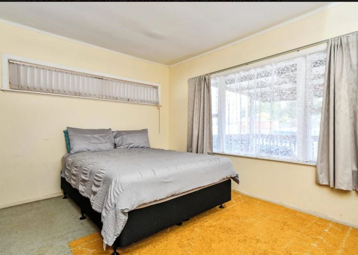  at 11 Staines Avenue, Mangere, Manukau City, Auckland