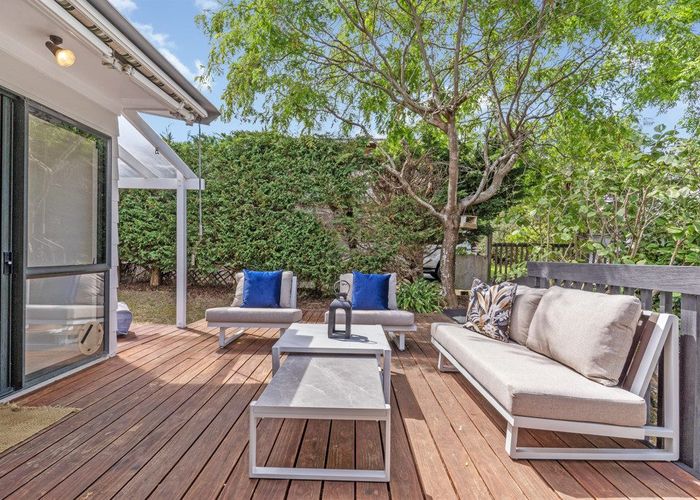  at 14A Harrybrook Road, Green Bay, Auckland