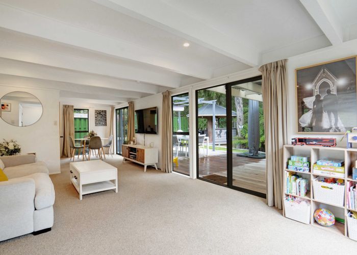  at 2/5 Eugen Place, Bayview, North Shore City, Auckland