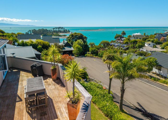  at 8 The Cliffs, Britannia Heights, Nelson, Nelson / Tasman