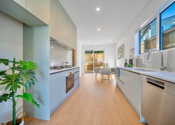  at 2D Deuxberry Avenue, Northcote, North Shore City, Auckland