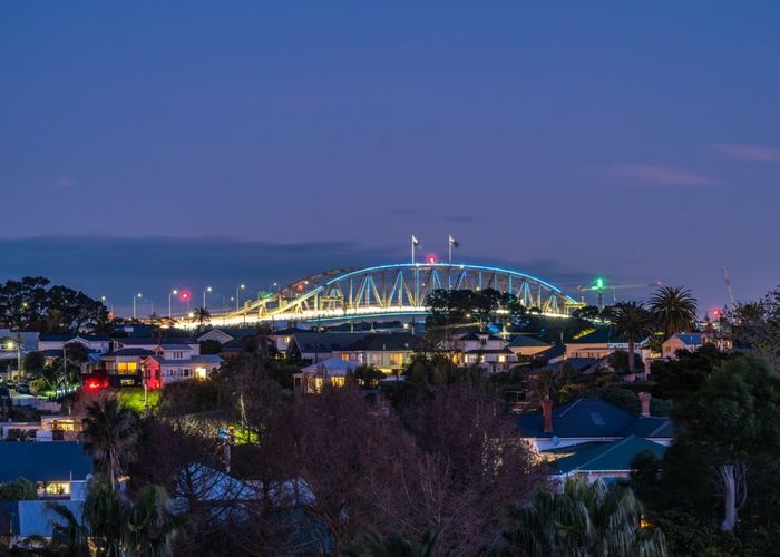  at 26 Waimana Avenue, Northcote Point, North Shore City, Auckland