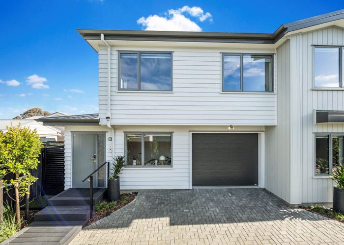  at 98F Forrest Hill Road, Forrest Hill, North Shore City, Auckland