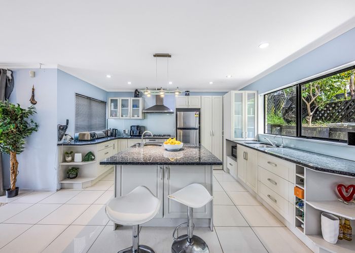  at 86 San Marino Drive West, Henderson, Waitakere City, Auckland