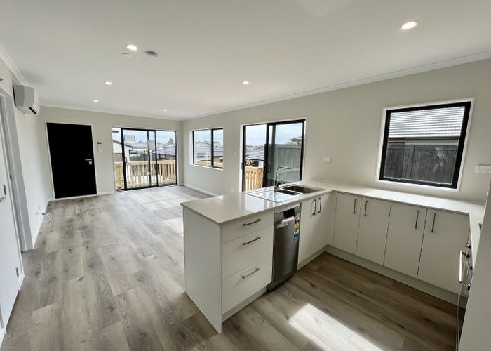  at 2/26 Pah Road, Papatoetoe, Manukau City, Auckland