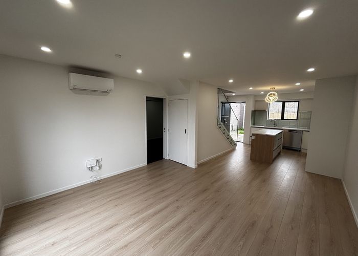  at 2/1 O'Connell Street, Manurewa, Manukau City, Auckland