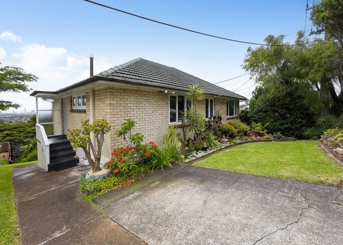  at 175 Glenfield Road, Hillcrest, North Shore City, Auckland