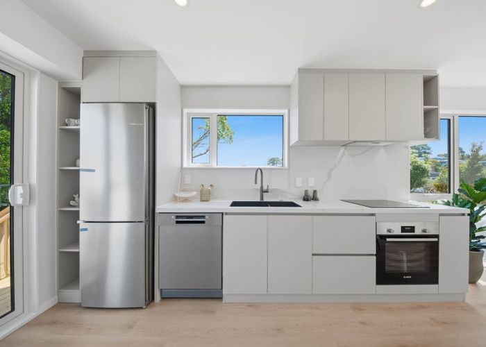  at 8/186 Forrest Hill Road, Forrest Hill, North Shore City, Auckland