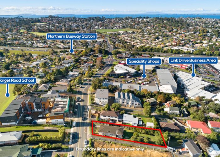  at 1/201 Sunnynook Road, Wairau Valley, Auckland