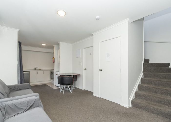  at 4/9 Greensboro Street, Hamilton East, Hamilton