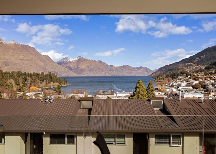  at 12/60 HALLENSTEIN ST, Queenstown, QUEENSTOWN