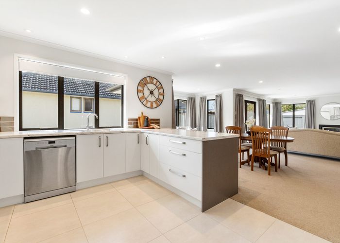  at 20 Casey Avenue, Fairfield, Hamilton