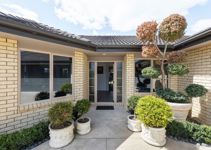  at 13 Eastridge Terrace, Huntington, Hamilton